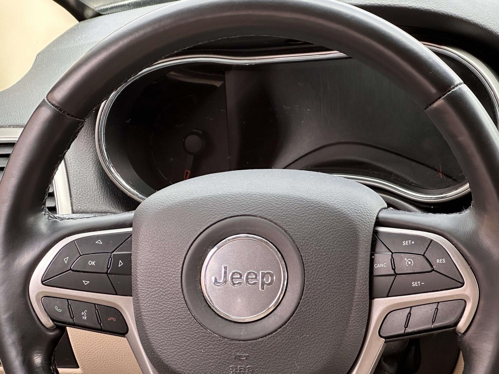 Used 2022 Jeep Grand Cherokee Laredo E w/ Security & Convenience Group AWD/4WD image 21