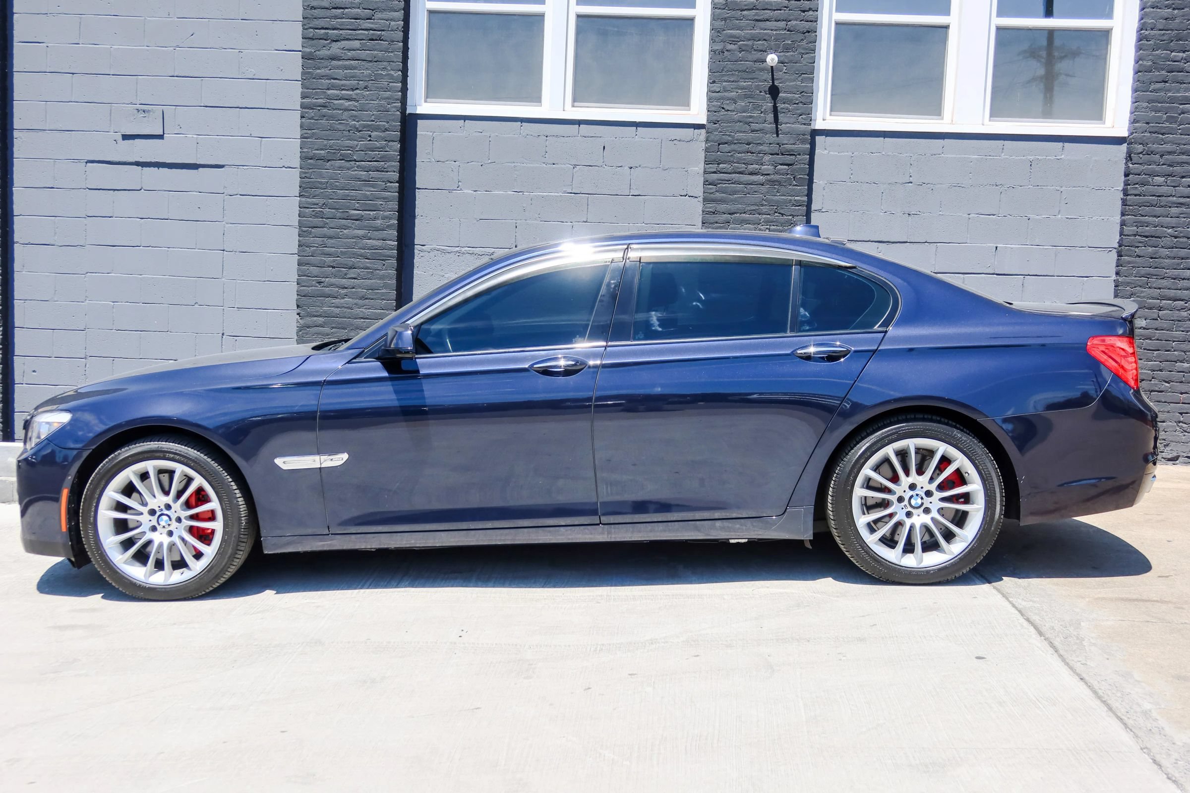 Used 2012 BMW 750i xDrive AWD/4WD image 5