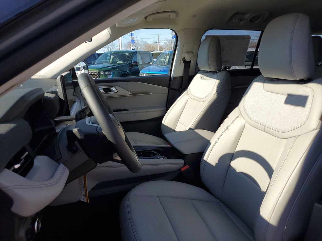 New 2026 Ford Explorer Active w/ Active Comfort Package image 8