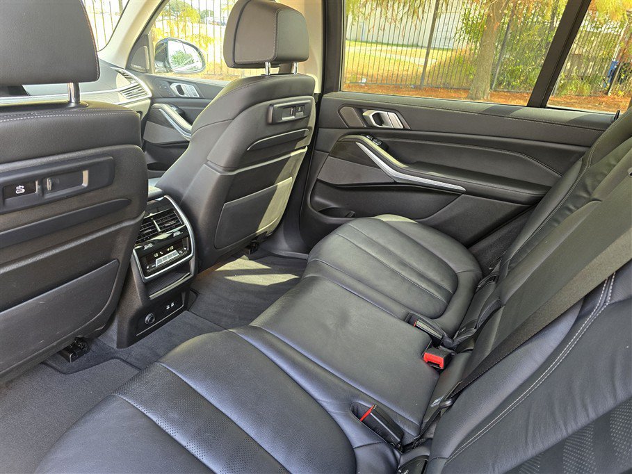 Used 2020 BMW X7 xDrive40i w/ Executive Package AWD/4WD image 17
