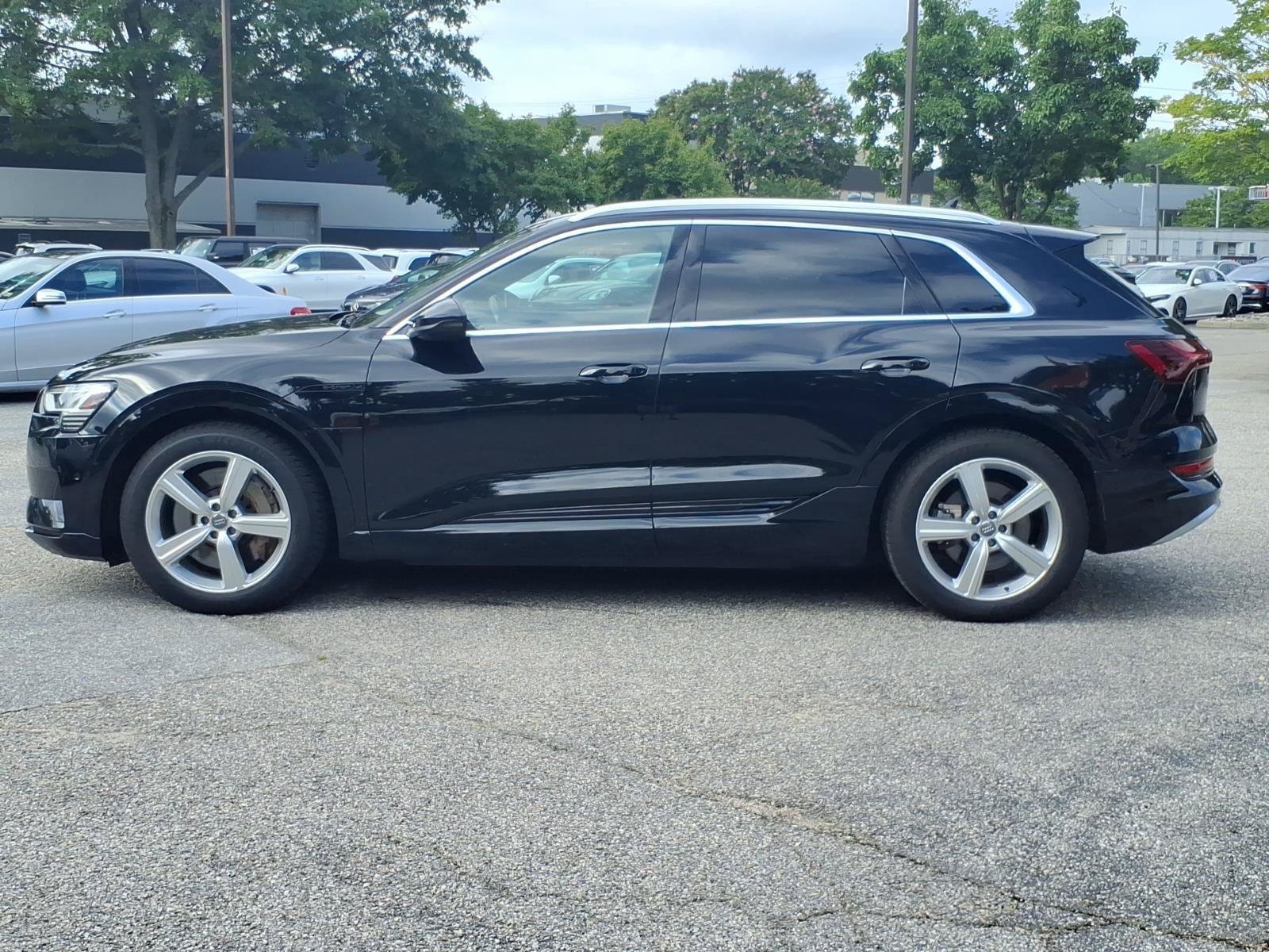Used 2019 Audi e-tron Premium Plus AWD/4WD image 3