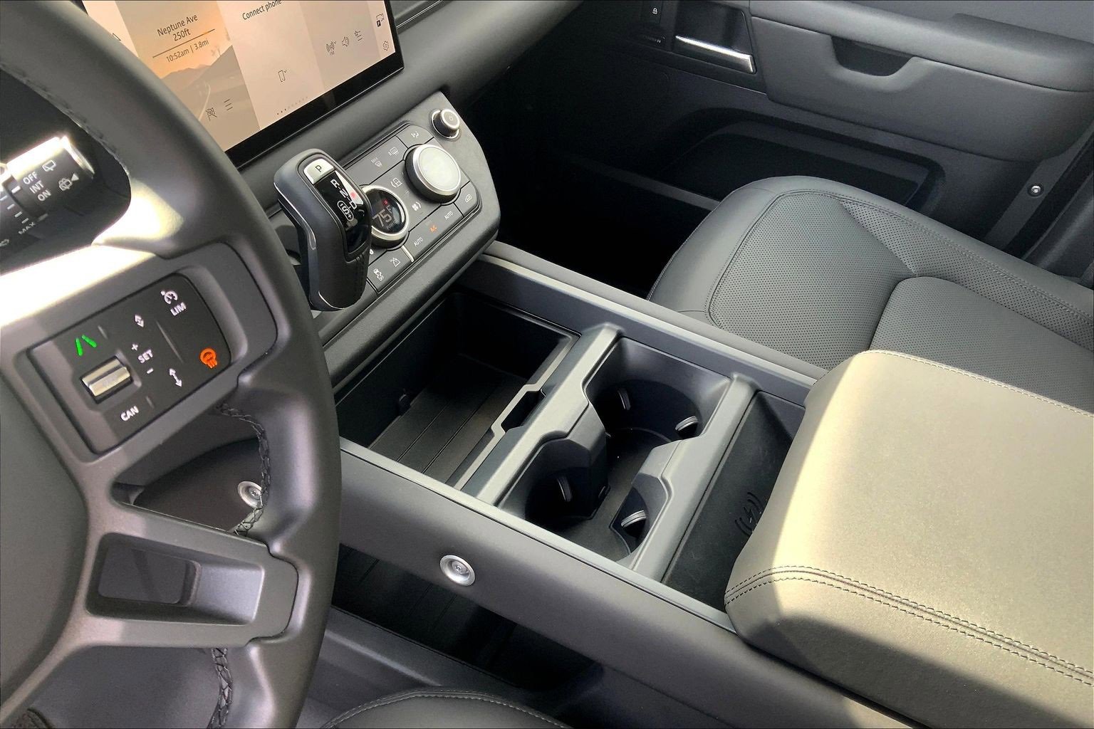 Used 2025 Land Rover Defender 110 S image 16