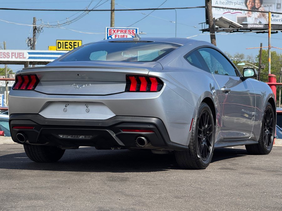 Used 2024 Ford Mustang Premium RWD image 5