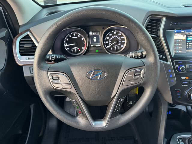 Used 2017 Hyundai Santa Fe SE AWD/4WD image 22