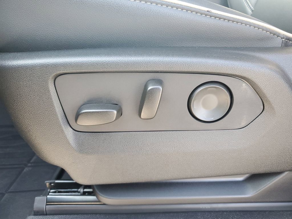 Used 2025 Chevrolet Tahoe Premier RWD image 25