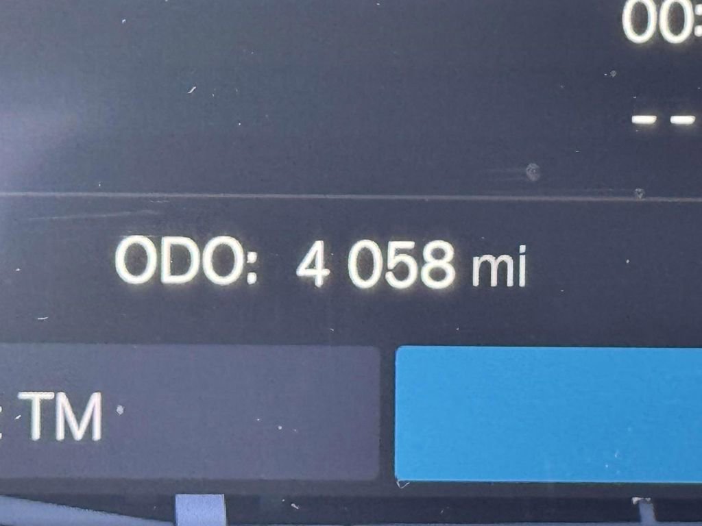 Certified 2026 Volvo XC40 B5 Plus w/ Protection Package Premier image 24