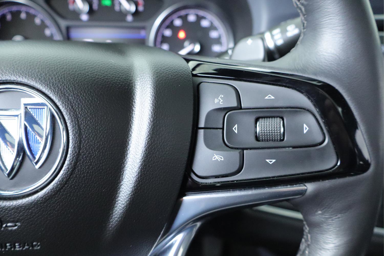 Used 2023 Buick Enclave Essence w/ Experience Buick Package image 21