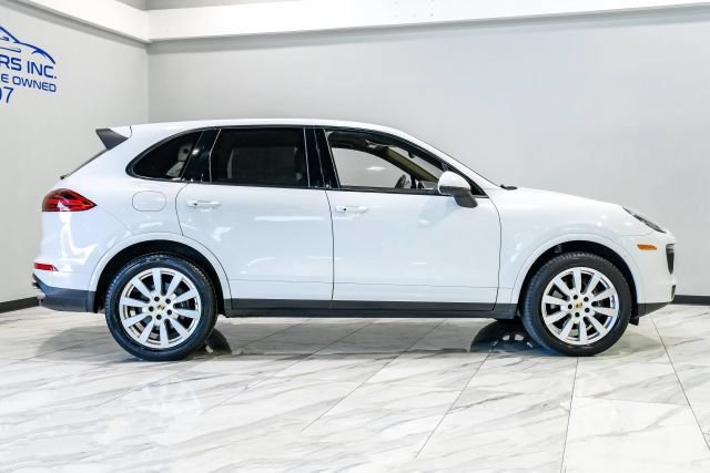 Used 2017 Porsche Cayenne AWD/4WD image 11