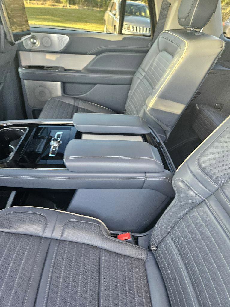 Used 2020 Lincoln Navigator L Black Label AWD/4WD image 2
