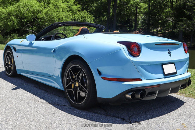 Used 2015 Ferrari California T RWD image 6