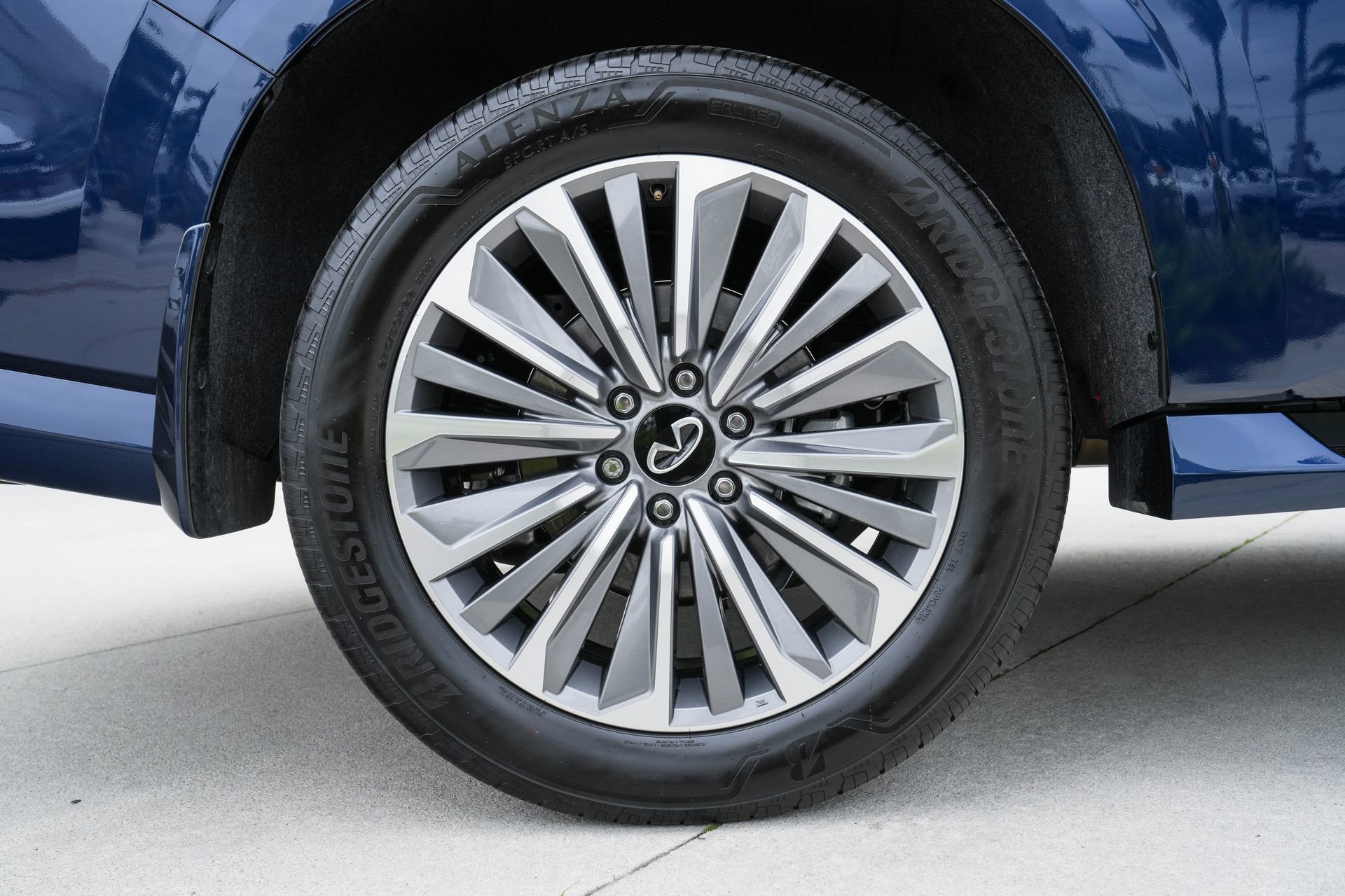 Certified 2026 INFINITI QX80 Luxe w/ Cargo Package AWD/4WD image 27