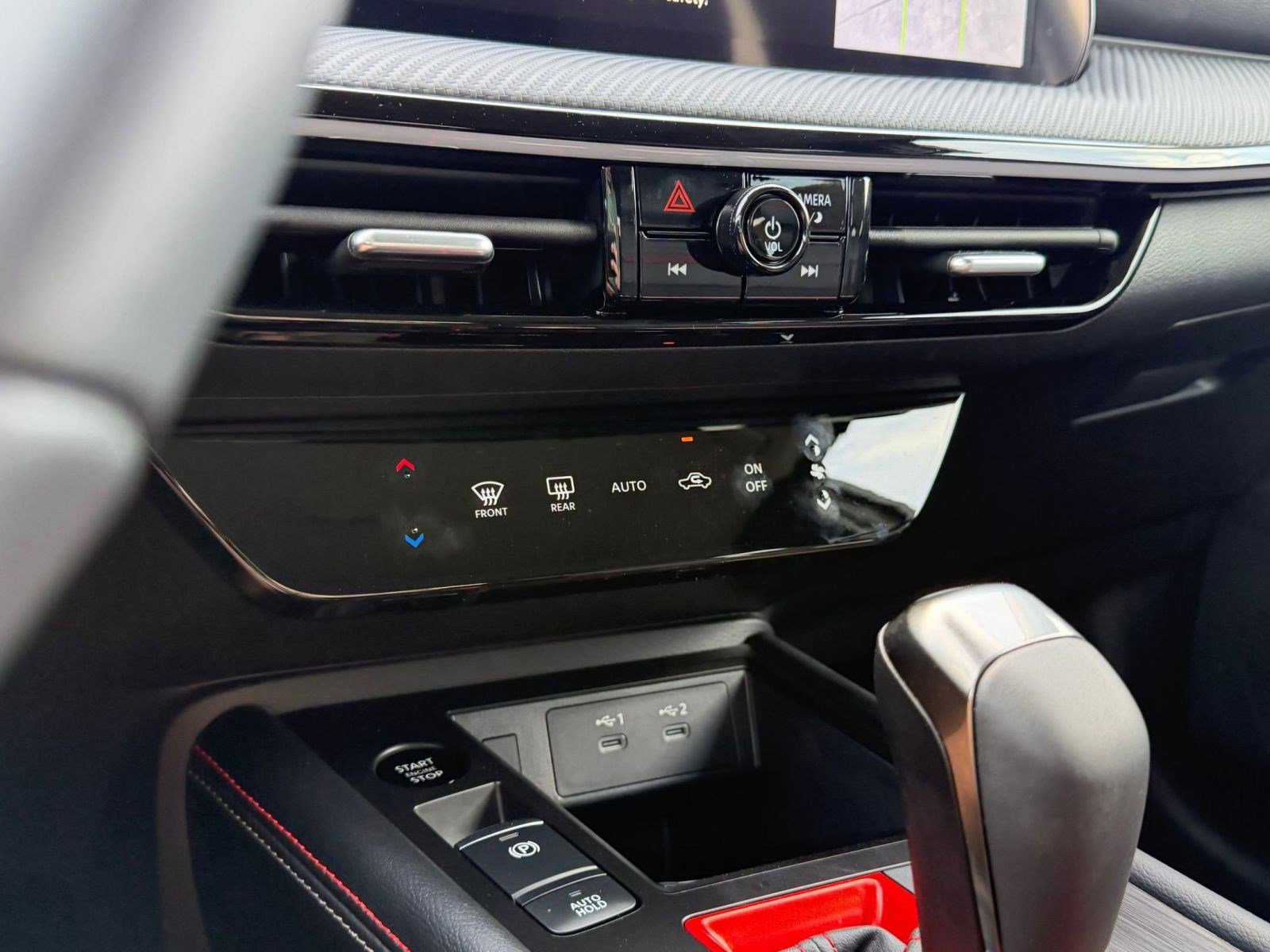 Certified 2025 Nissan Kicks SR FWD image 17