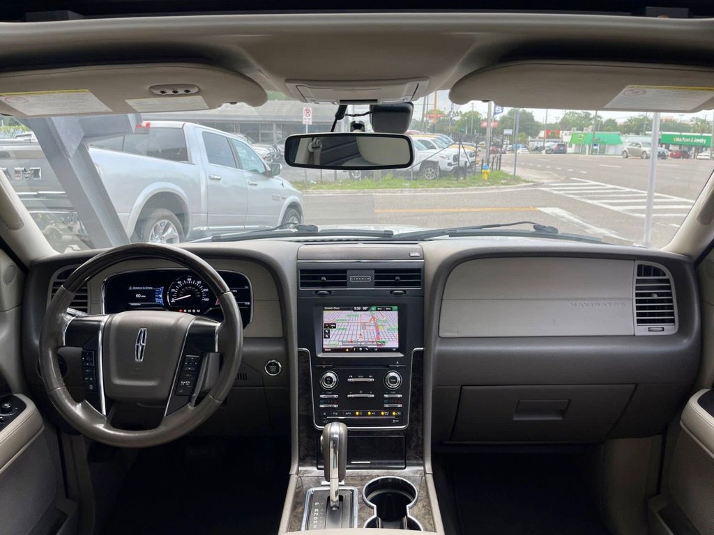 Used 2015 Lincoln Navigator 2WD image 15