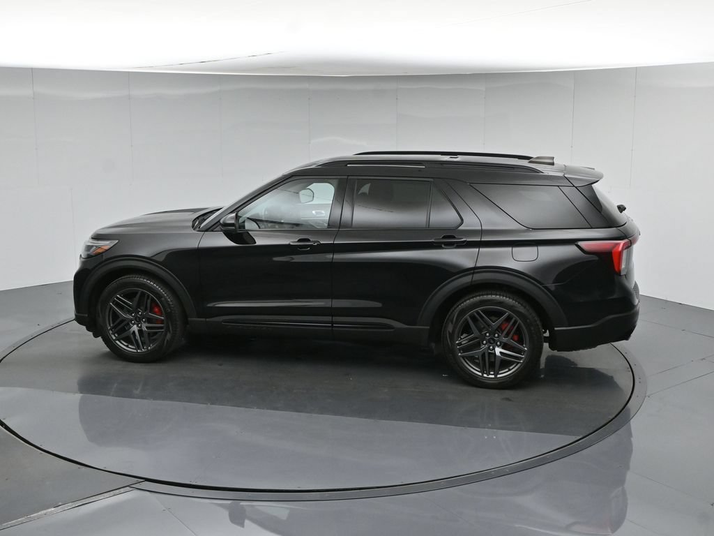 Used 2025 Ford Explorer ST RWD image 44
