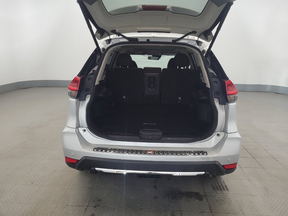 Used 2019 Nissan Rogue SV w/ Sun & Sound Touring Package AWD/4WD image 29