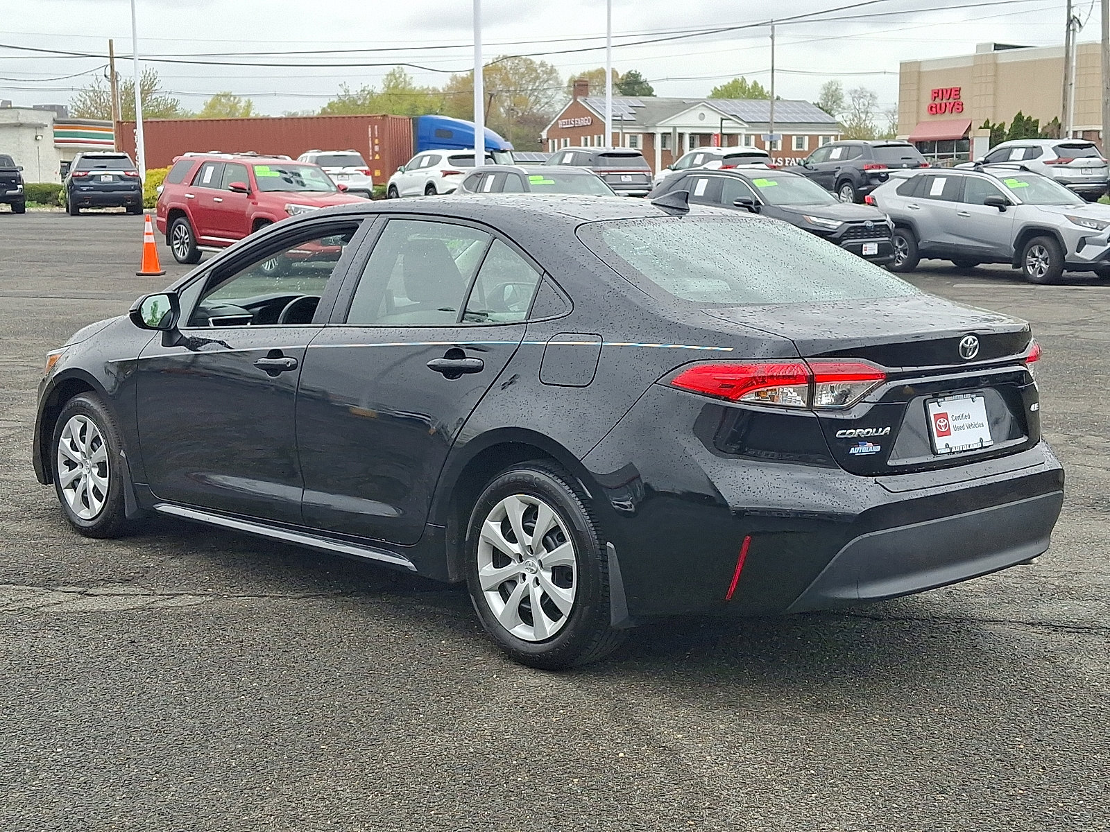 Used 2024 Toyota Corolla LE FWD image 5