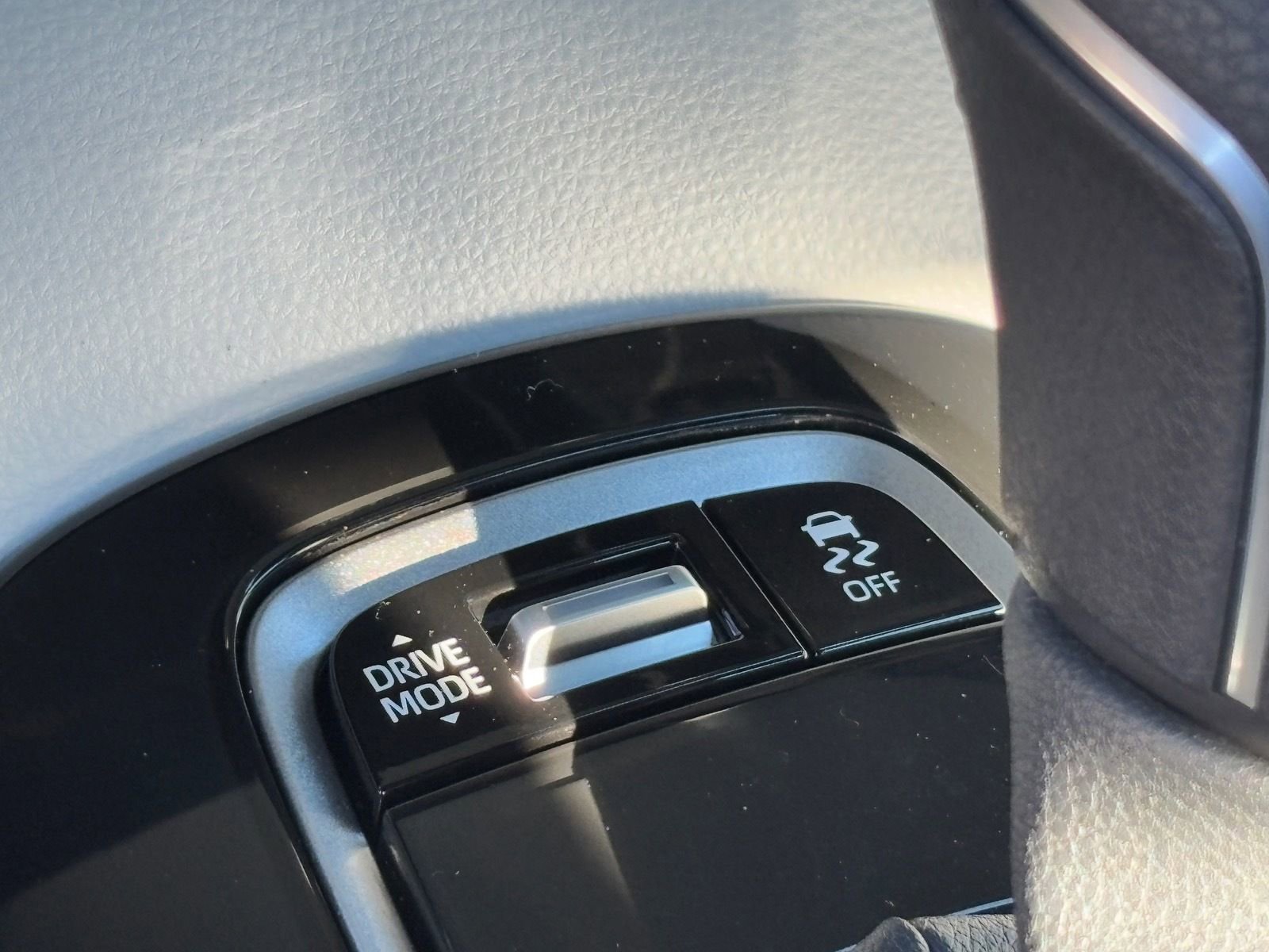 Certified 2025 Toyota Corolla FX image 30