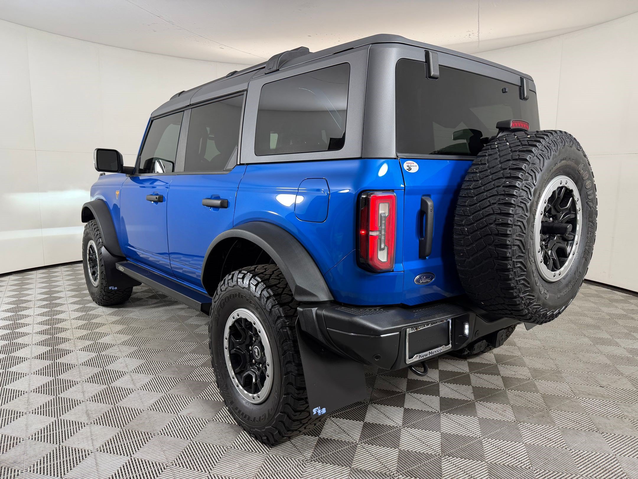 Used 2022 Ford Bronco Badlands w/ Sasquatch Package AWD/4WD image 3