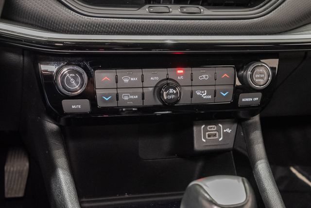 Used 2023 Jeep Compass Trailhawk AWD/4WD image 18