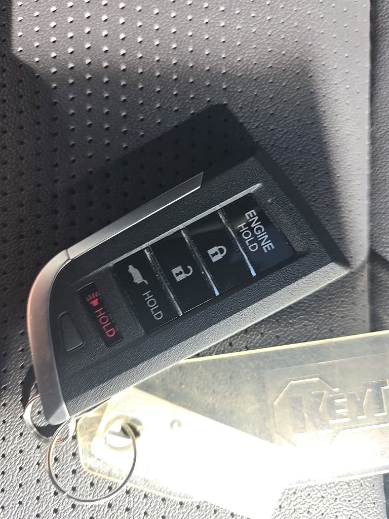 Used 2025 Acura MDX w/ Technology Package image 36