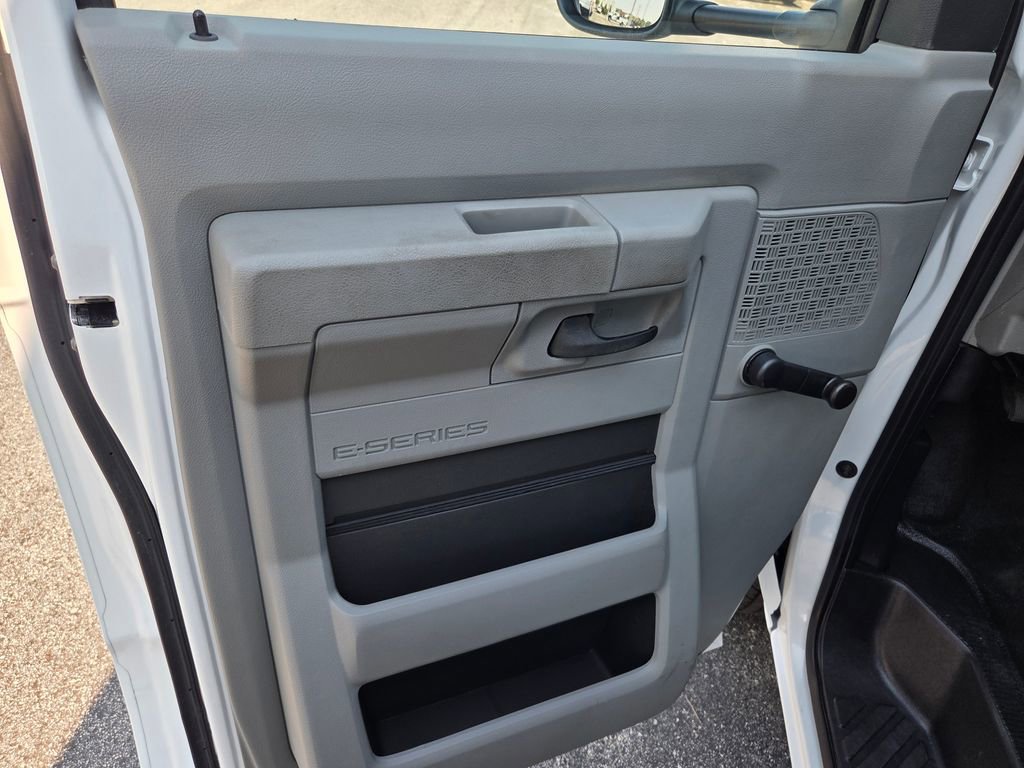 Used 2021 Ford E-350 and Econoline 350 Super Duty image 7