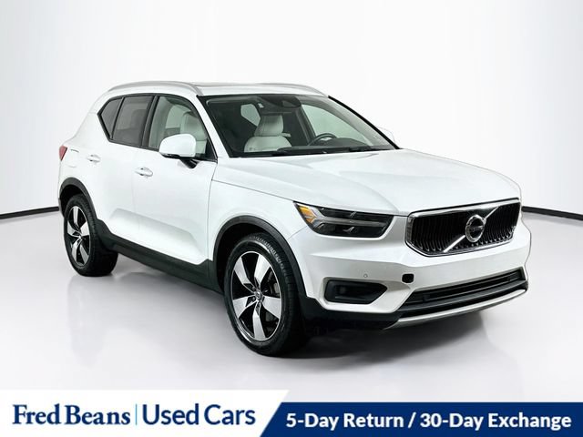 Used 2021 Volvo XC40 T5 Momentum w/ Protection Package Premier AWD/4WD image 1