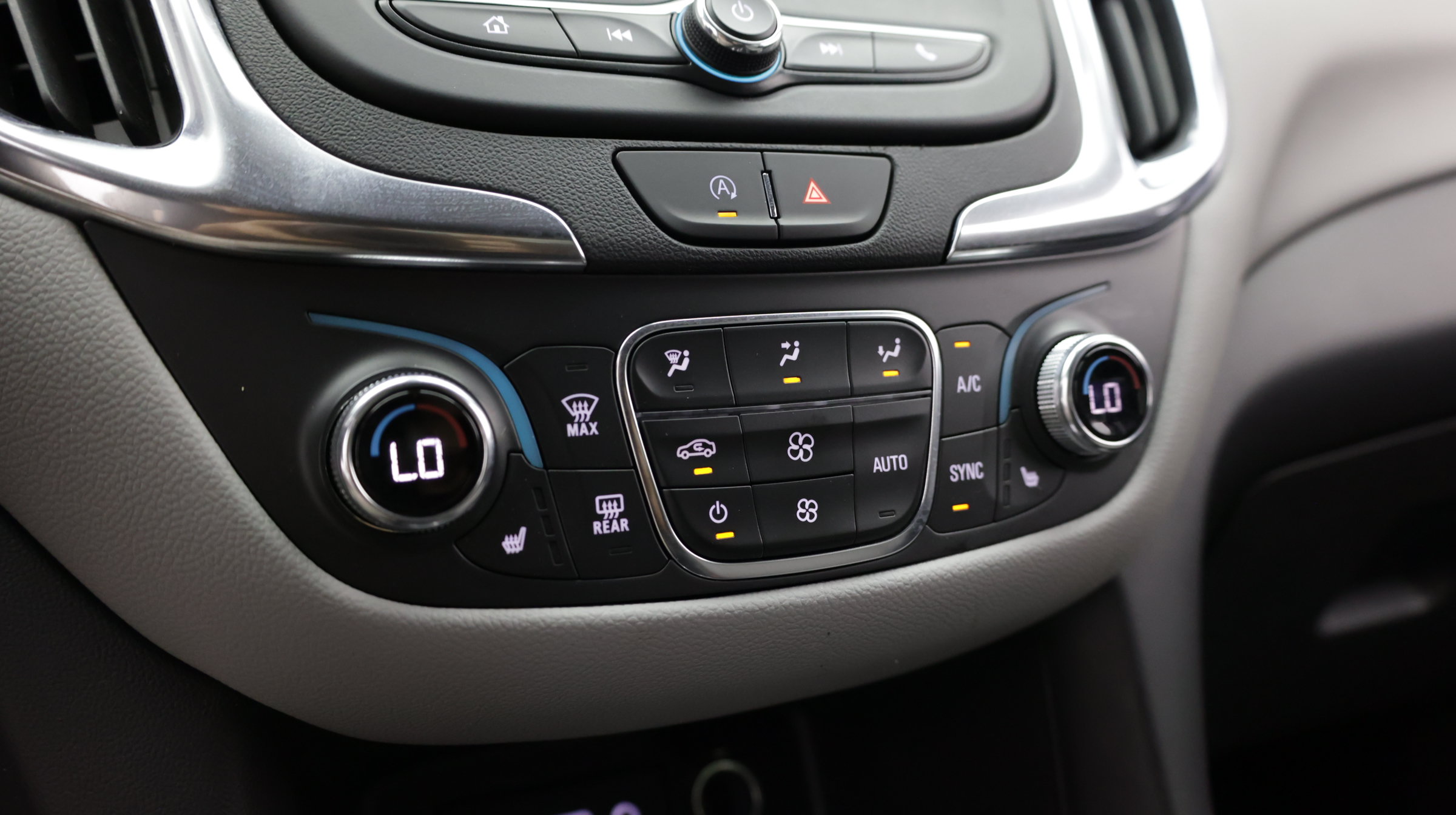 Used 2024 Chevrolet Equinox LT AWD/4WD image 19