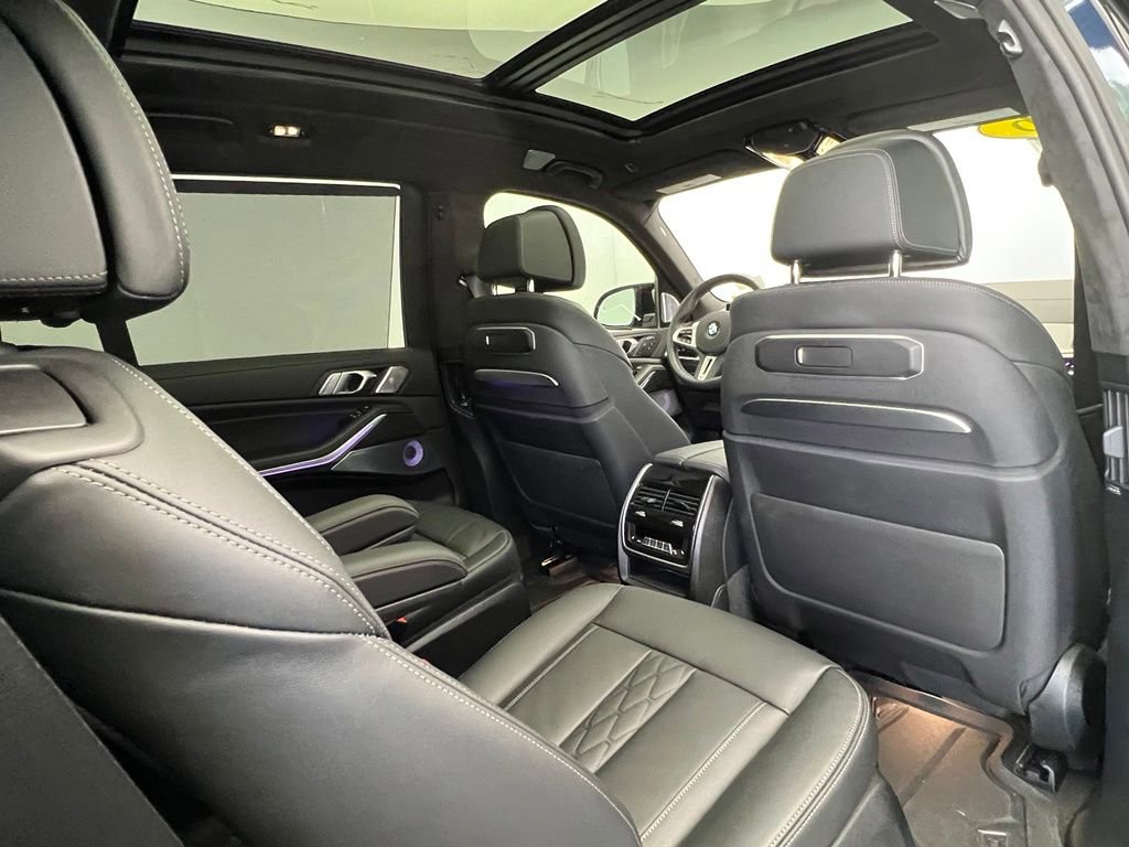 Used 2026 BMW X7 M60i AWD/4WD image 8