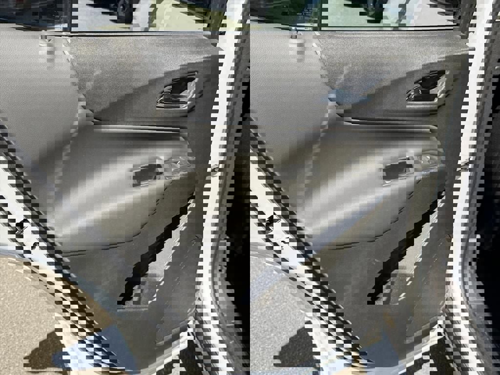 Used 2022 Chevrolet Equinox LT image 16