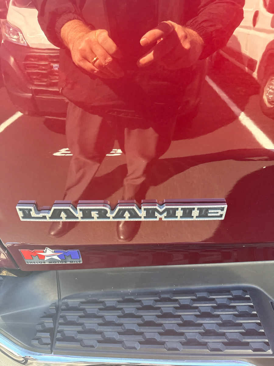 Used 2025 RAM 1500 Laramie AWD/4WD image 16