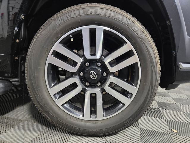 Used 2022 Toyota 4Runner Limited AWD/4WD image 9