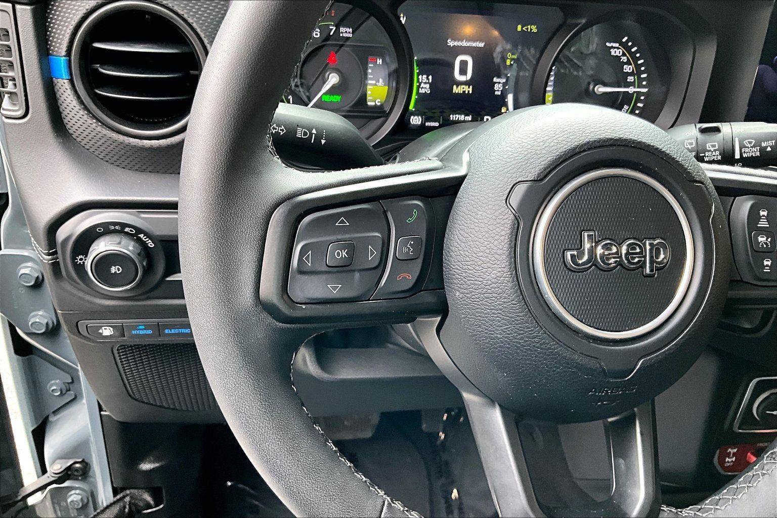 Used 2025 Jeep Wrangler Unlimited Rubicon 4xe image 19