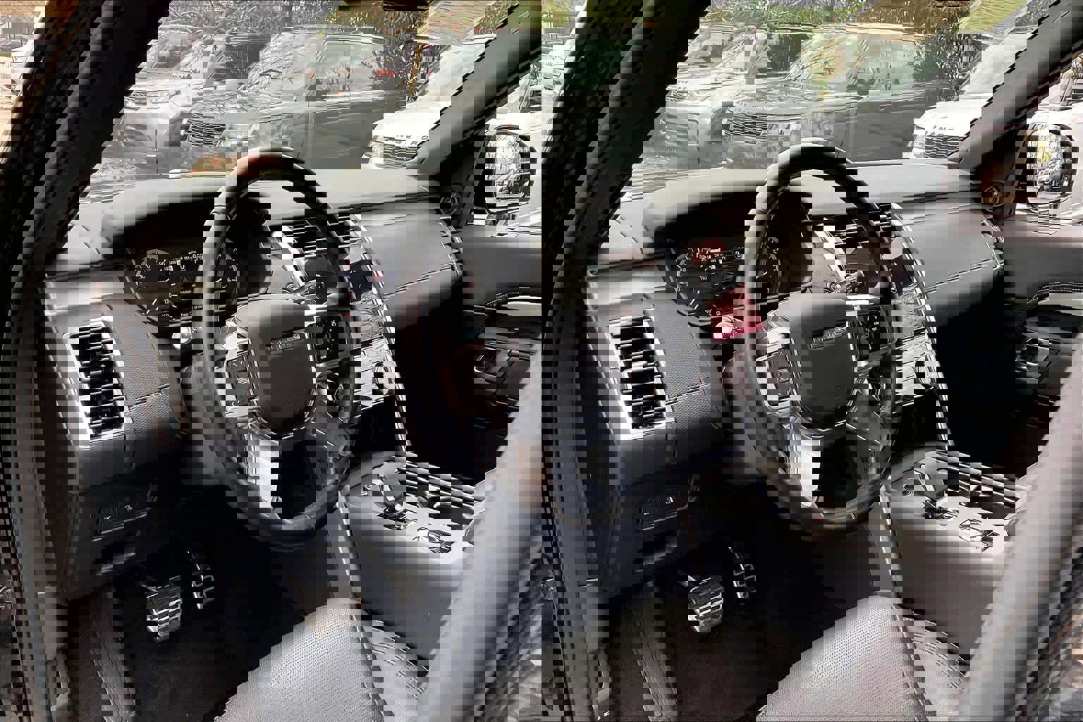 Used 2023 Land Rover Discovery S R-Dynamic image 16