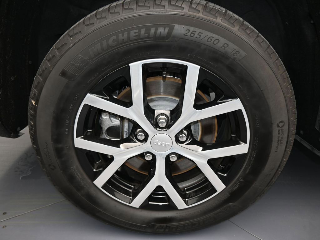 Used 2024 Jeep Grand Cherokee L Limited image 36