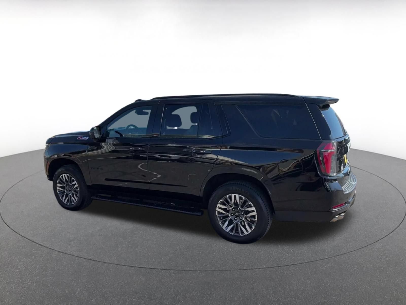 Used 2025 Chevrolet Tahoe Z71 AWD/4WD image 9