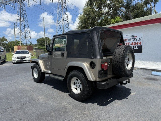Used 2004 Jeep Wrangler Sahara AWD/4WD image 6