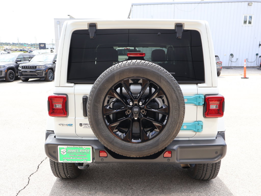Used 2021 Jeep Wrangler Unlimited Sahara w/ Cold Weather Group AWD/4WD image 4