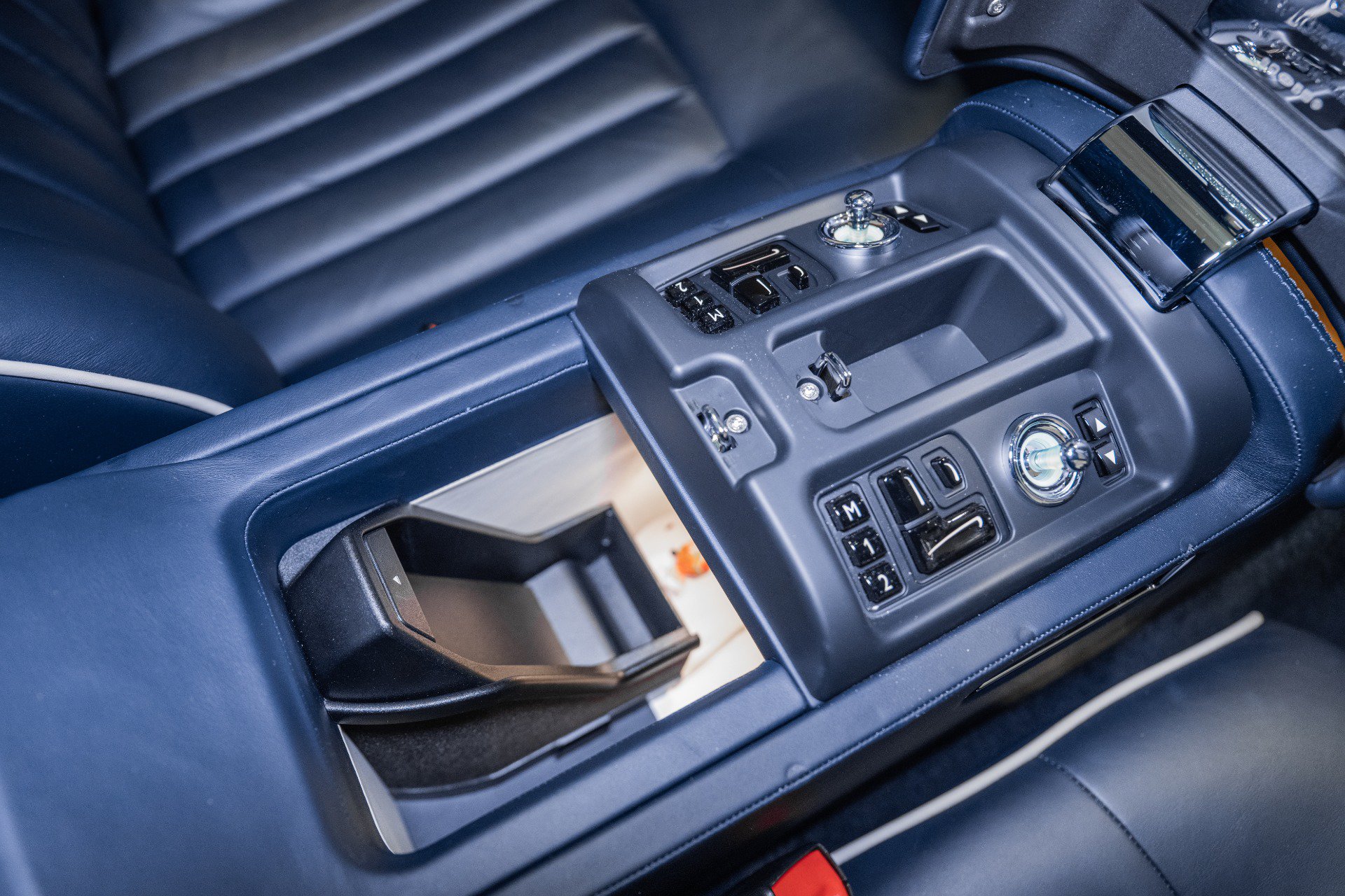 Used 2011 Rolls-Royce Phantom Sedan RWD image 74