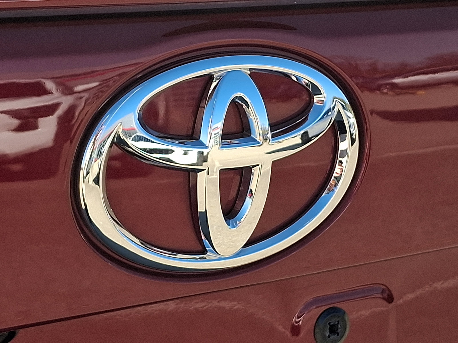 Used 2025 Toyota RAV4 XLE w/ Convenience Package image 29