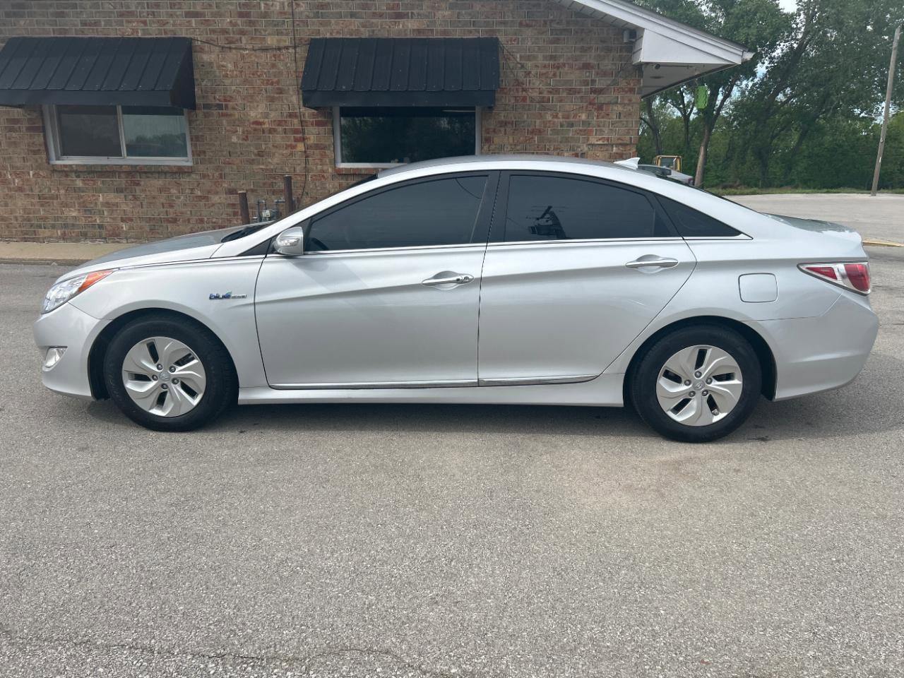 Used 2015 Hyundai Sonata Hybrid FWD image 10