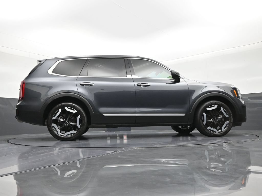 Used 2024 Kia Telluride S FWD image 25