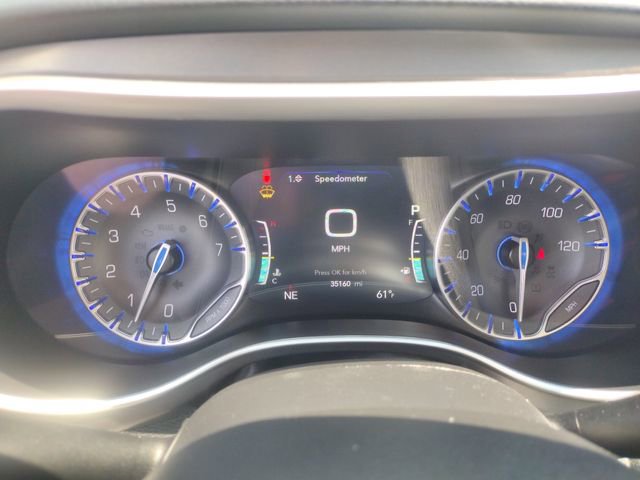 Used 2024 Chrysler Pacifica Touring-L FWD image 36