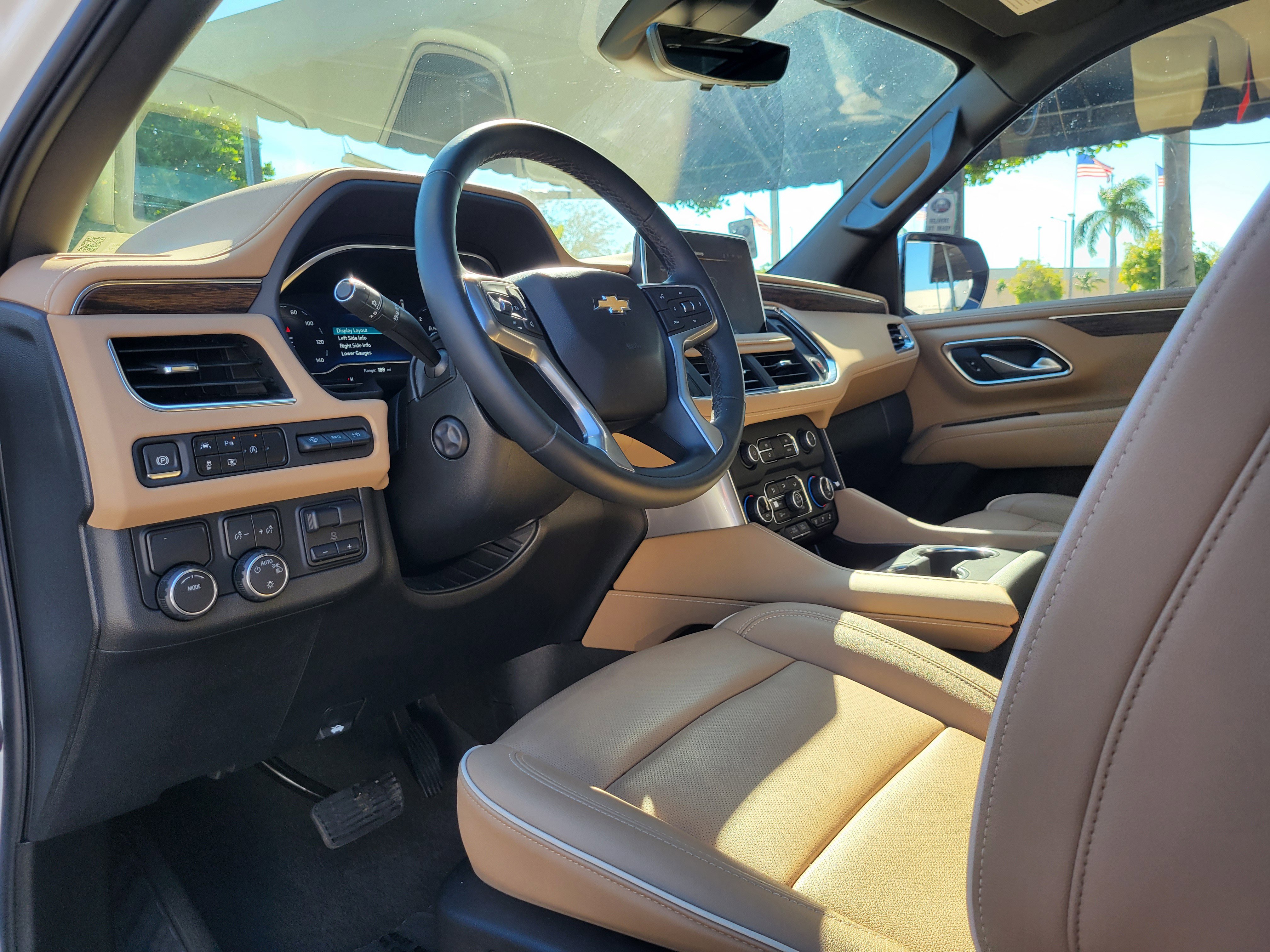 Used 2024 Chevrolet Suburban Premier w/ Premium Package image 9