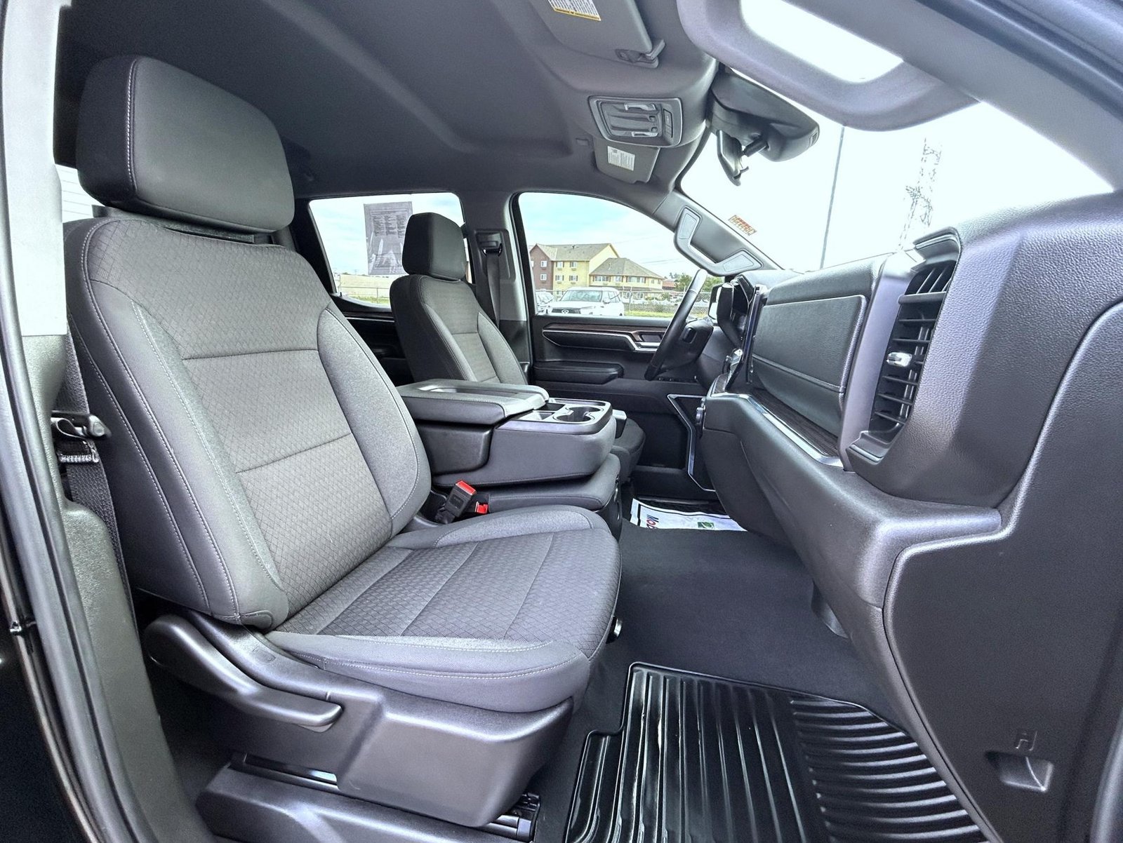 Certified 2024 Chevrolet Silverado 1500 LT AWD/4WD image 17