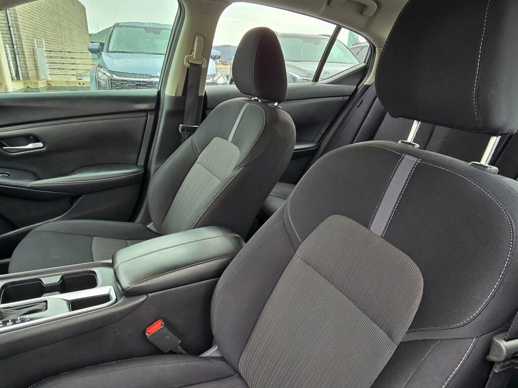 Used 2024 Nissan Sentra SV FWD image 20