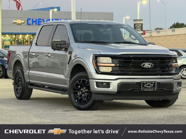 Used 2025 Ford F150 XLT w/ Equipment Group 302A MID RWD image 2