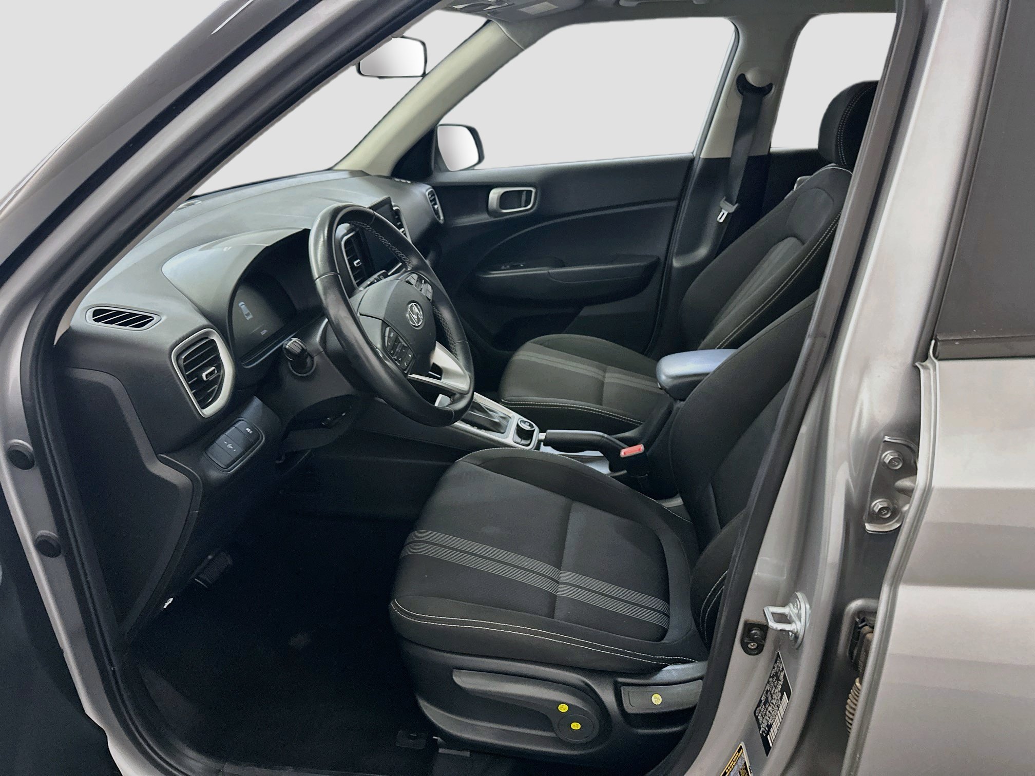 Used 2025 Hyundai Venue SEL FWD image 13