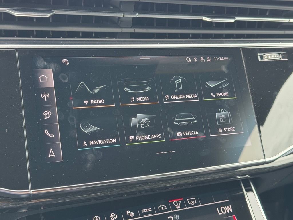 Used 2024 Audi Q8 Prestige w/ Prestige Package image 23