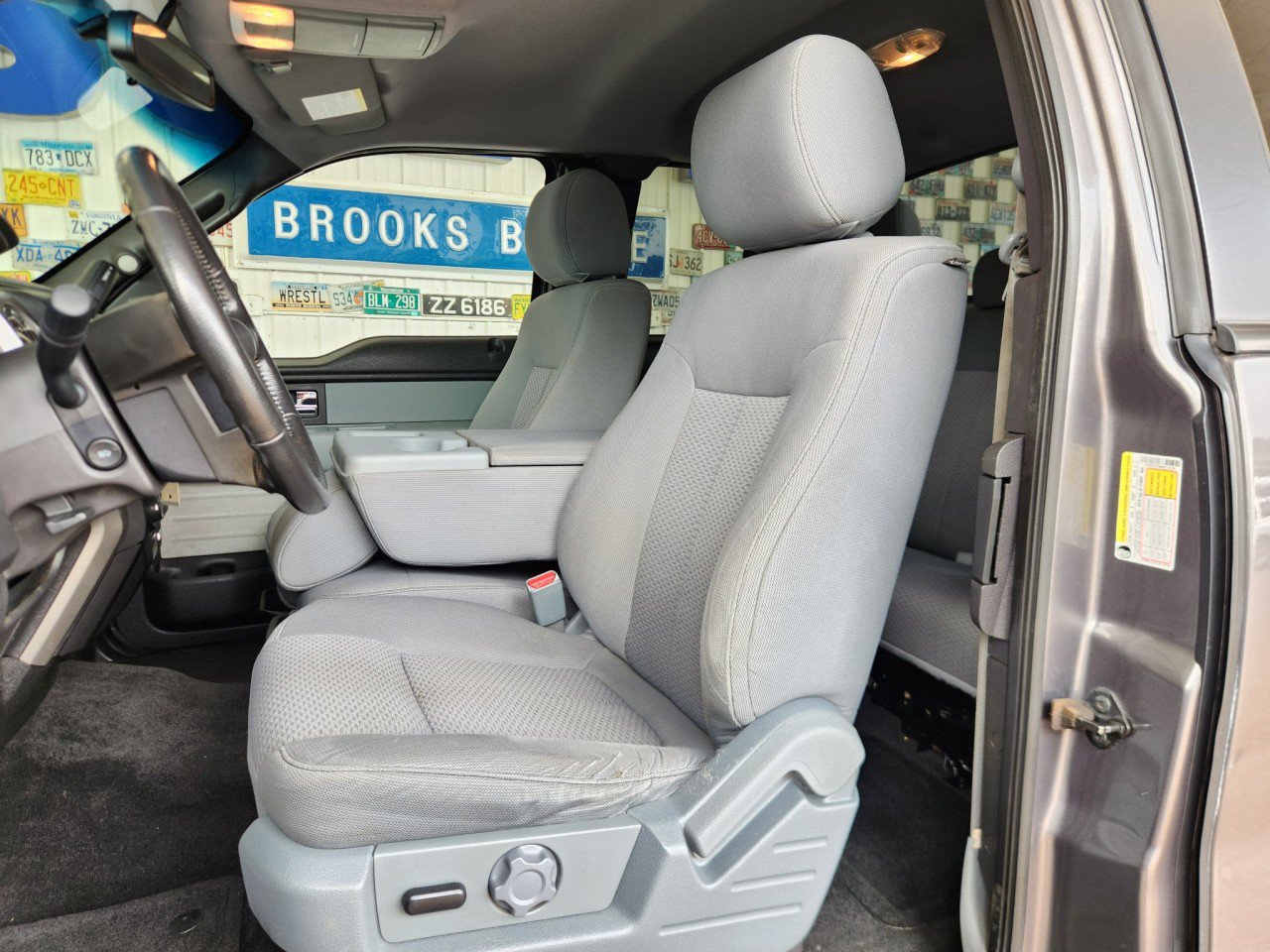 Used 2013 Ford F150 XLT w/ Mid Equipment Group AWD/4WD image 4