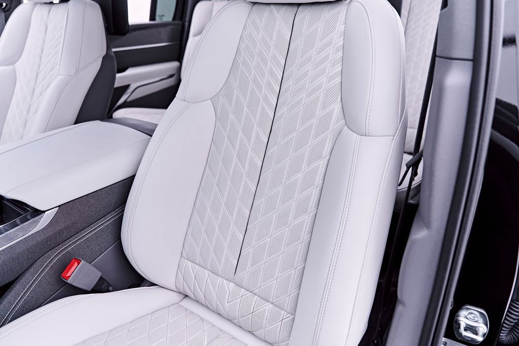 Used 2026 Cadillac Escalade IQ Sport 1 w/ LPO, Etrunk Organizer Package AWD/4WD image 64